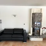 Biotop - Badeteich, Sauna, Kinoleinwand