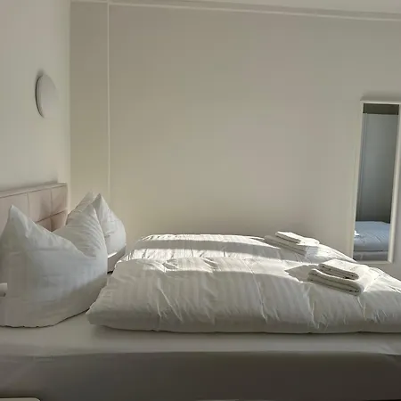 Biotop - Badeteich, Sauna, Kinoleinwand Koelleda