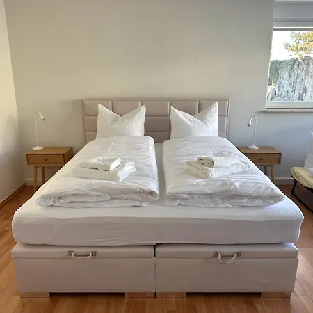 Biotop - Badeteich, Sauna, Kinoleinwand Koelleda