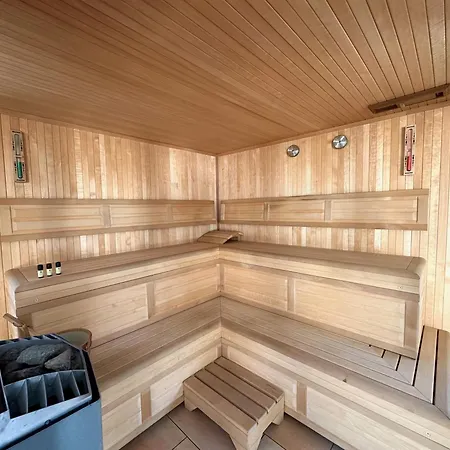 Biotop - Badeteich, Sauna, Kinoleinwand Holiday home Koelleda