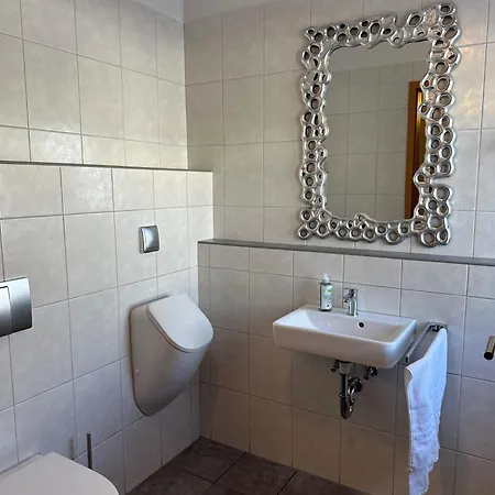 Holiday home Biotop - Badeteich, Sauna, Kinoleinwand Koelleda