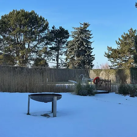 Holiday home Biotop - Badeteich, Sauna, Kinoleinwand Koelleda