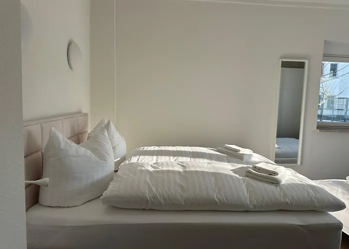 Biotop - Badeteich, Sauna, Kinoleinwand Koelleda