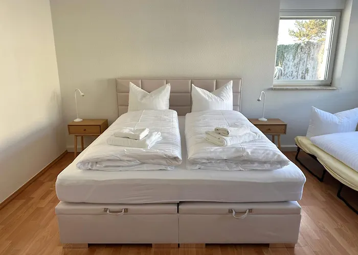 Biotop - Badeteich, Sauna, Kinoleinwand Koelleda