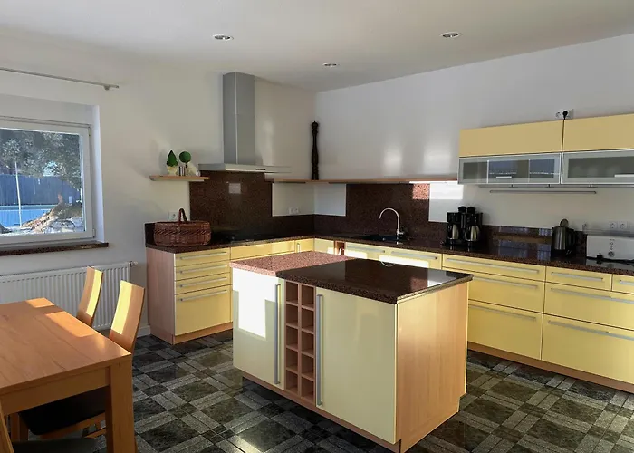 Biotop - Badeteich, Sauna, Kinoleinwand