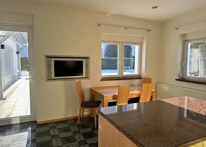 Biotop - Badeteich, Sauna, Kinoleinwand Koelleda