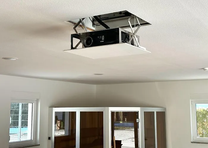 Biotop - Badeteich, Sauna, Kinoleinwand