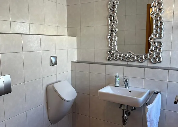 Vakantiehuis Biotop - Badeteich, Sauna, Kinoleinwand Koelleda