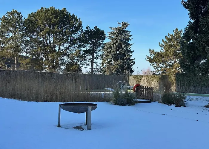 Vakantiehuis Biotop - Badeteich, Sauna, Kinoleinwand Koelleda