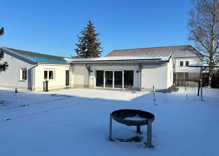 Vakantiehuis Biotop - Badeteich, Sauna, Kinoleinwand Koelleda