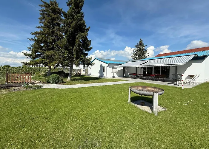 Vakantiehuis Biotop - Badeteich, Sauna, Kinoleinwand Koelleda