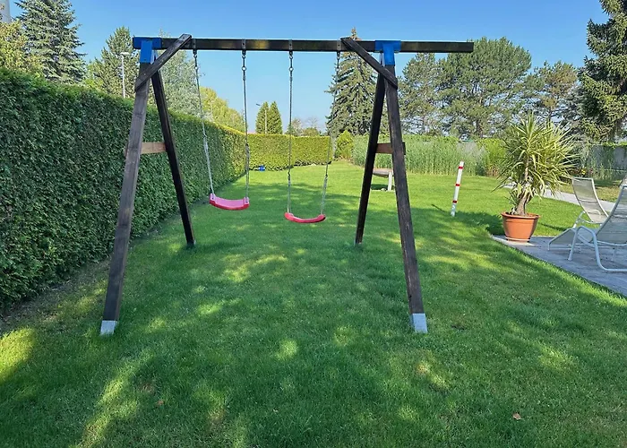 Biotop - Badeteich, Sauna, Kinoleinwand *